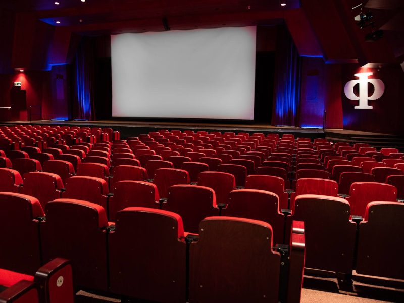 Theatersaal leinwand